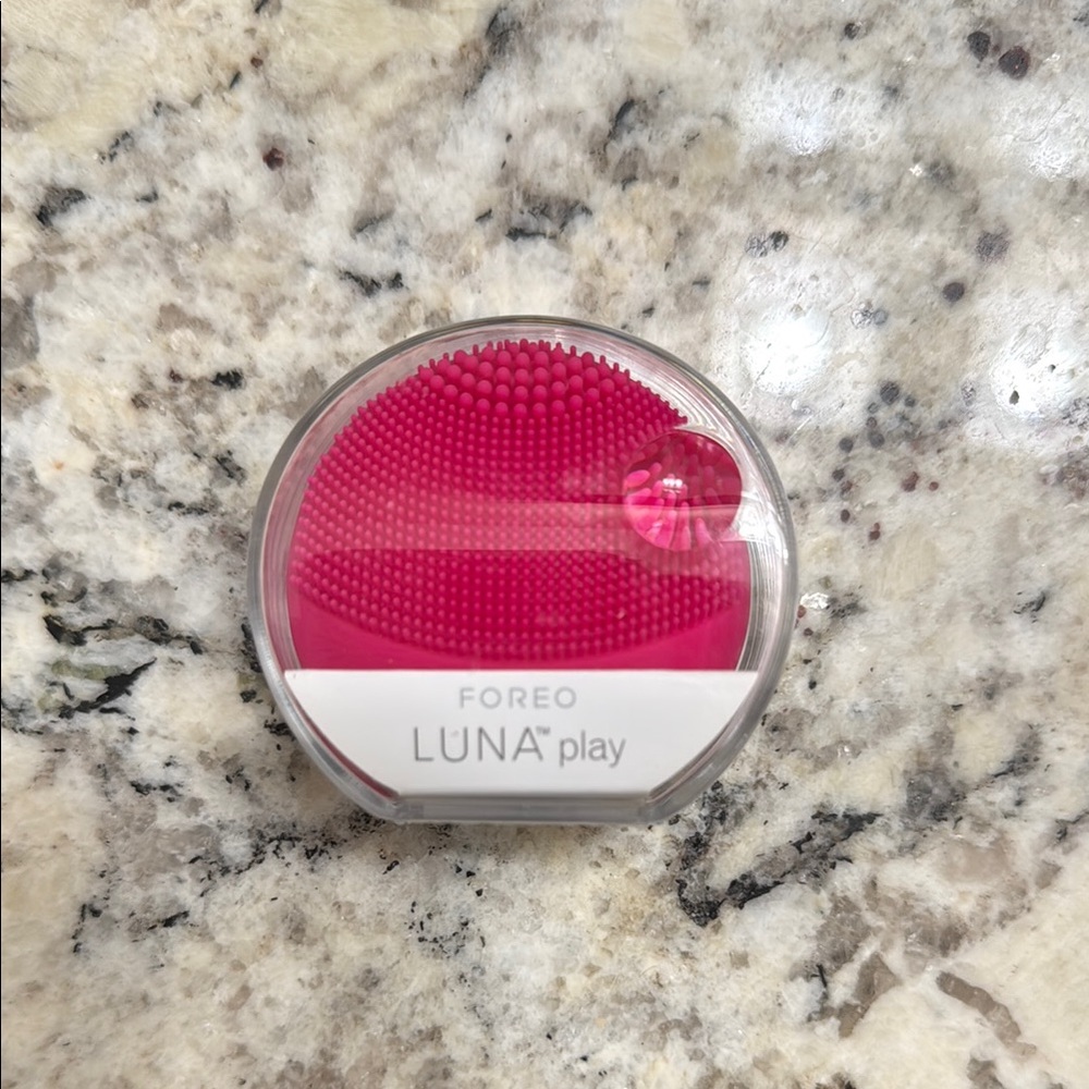 Foreo Luna Play Facial Cleansing Brush - Pink